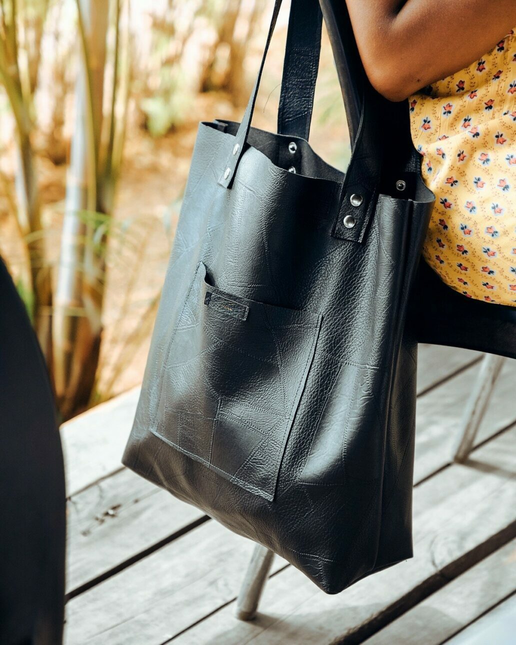 Flove Leather tote Black